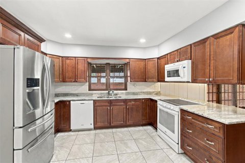 Villa ou maison à vendre à Brandon, Floride: 4 chambres, 226.03 m2 № 2418553 - photo 20