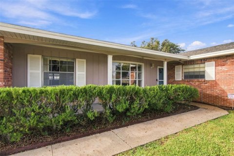 Villa ou maison à vendre à Brandon, Floride: 4 chambres, 226.03 m2 № 2418553 - photo 8