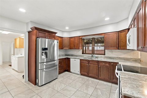 Villa ou maison à vendre à Brandon, Floride: 4 chambres, 226.03 m2 № 2418553 - photo 22