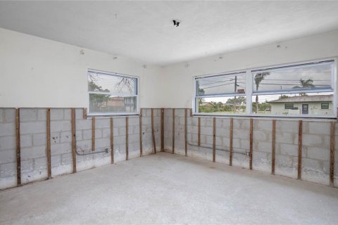 Casa en venta en Treasure Island, Florida, 3 dormitorios, 180.14 m2 № 1834913 - foto 15