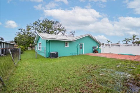 Casa en venta en Treasure Island, Florida, 3 dormitorios, 180.14 m2 № 1834913 - foto 26
