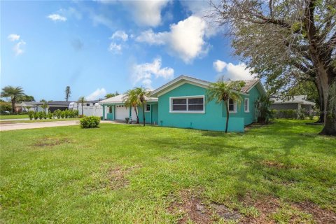 Casa en venta en Treasure Island, Florida, 3 dormitorios, 180.14 m2 № 1834913 - foto 3
