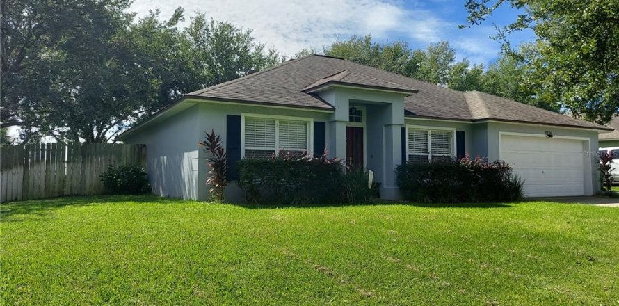 House in Leesburg, Florida 3 bedrooms, 167.69 sq.m. № 1838936