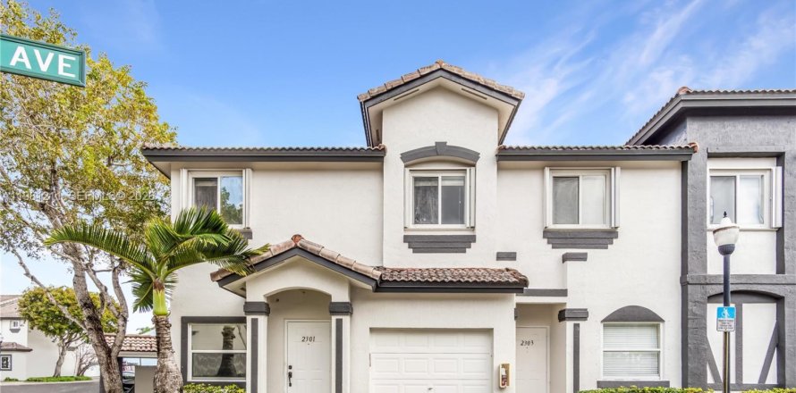 Touwnhouse à Homestead, Floride 4 chambres, 171.5 m2 № 2045393