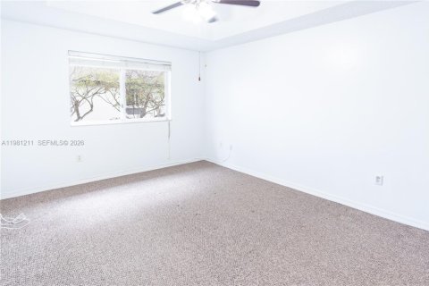 Touwnhouse à louer à Homestead, Floride: 4 chambres, 171.5 m2 № 2045393 - photo 20