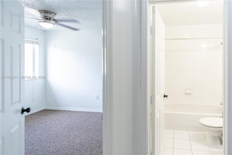 Touwnhouse à louer à Homestead, Floride: 4 chambres, 171.5 m2 № 2045393 - photo 19