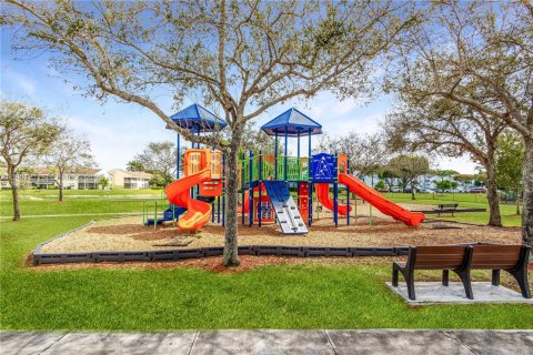 Touwnhouse à louer à Homestead, Floride: 4 chambres, 171.5 m2 № 2045393 - photo 8