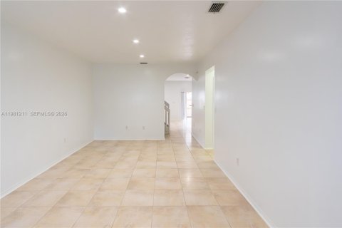 Touwnhouse à louer à Homestead, Floride: 4 chambres, 171.5 m2 № 2045393 - photo 3