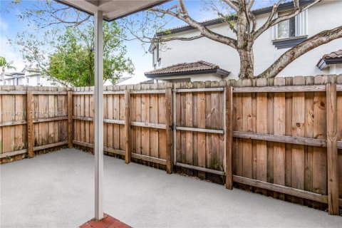 Touwnhouse à louer à Homestead, Floride: 4 chambres, 171.5 m2 № 2045393 - photo 6