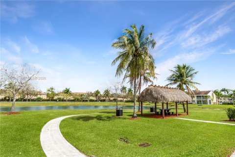 Touwnhouse à louer à Homestead, Floride: 4 chambres, 171.5 m2 № 2045393 - photo 25