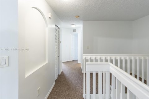 Touwnhouse à louer à Homestead, Floride: 4 chambres, 171.5 m2 № 2045393 - photo 12