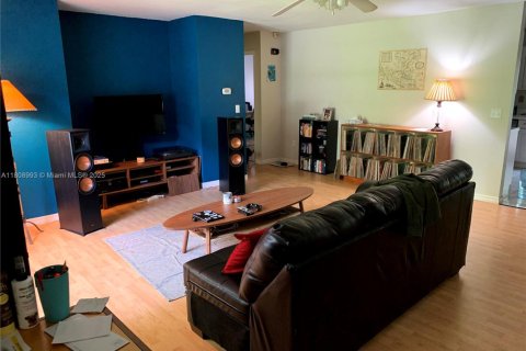 House in DeLand, Florida 3 bedrooms, 136.75 sq.m. № 1977606 - photo 9