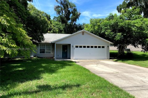 House in DeLand, Florida 3 bedrooms, 136.75 sq.m. № 1977606 - photo 1