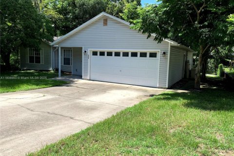 House in DeLand, Florida 3 bedrooms, 136.75 sq.m. № 1977606 - photo 2
