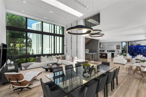 Villa ou maison à louer à Miami Beach, Floride: 5 chambres, 502.23 m2 № 2026185 - photo 25