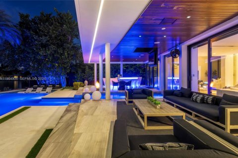 Villa ou maison à louer à Miami Beach, Floride: 5 chambres, 502.23 m2 № 2026185 - photo 6