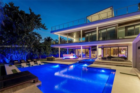Villa ou maison à louer à Miami Beach, Floride: 5 chambres, 502.23 m2 № 2026185 - photo 2
