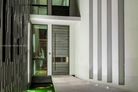 Villa ou maison à louer à Miami Beach, Floride: 5 chambres, 502.23 m2 № 2026185 - photo 16
