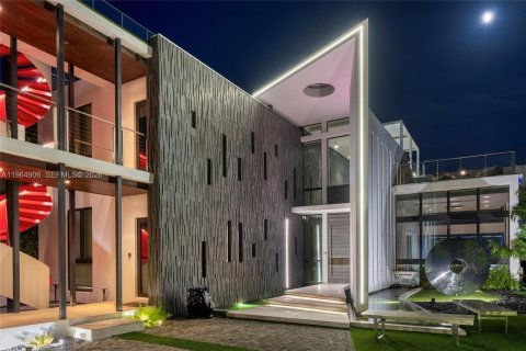 Villa ou maison à louer à Miami Beach, Floride: 5 chambres, 502.23 m2 № 2026185 - photo 13