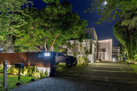 Villa ou maison à louer à Miami Beach, Floride: 5 chambres, 502.23 m2 № 2026185 - photo 10