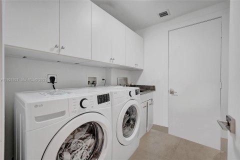 Condo in Aventura, Florida, 3 bedrooms № 1989276 - photo 10