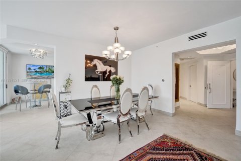 Condo in Aventura, Florida, 3 bedrooms № 1989276 - photo 15