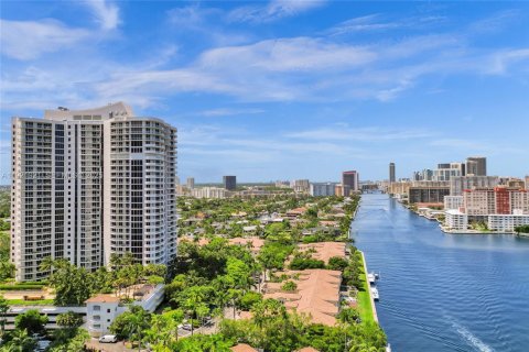 Condo in Aventura, Florida, 3 bedrooms № 1989276 - photo 3
