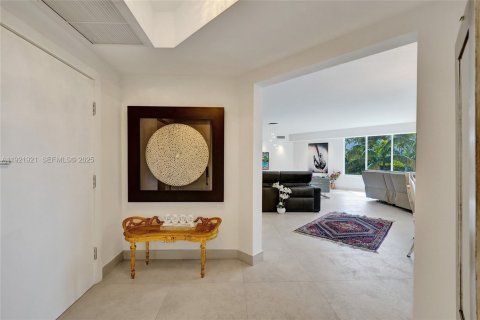 Condo in Aventura, Florida, 3 bedrooms № 1989276 - photo 11