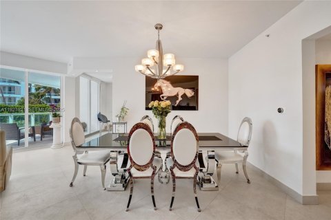 Condo in Aventura, Florida, 3 bedrooms № 1989276 - photo 14
