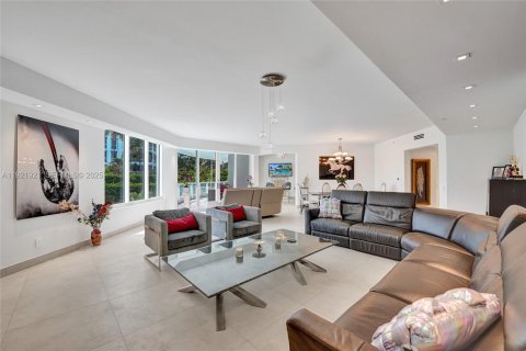 Condo in Aventura, Florida, 3 bedrooms № 1989276 - photo 25