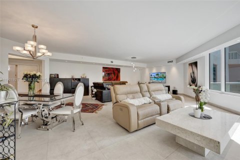 Condo in Aventura, Florida, 3 bedrooms № 1989276 - photo 30