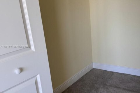 Condominio en venta en Miami, Florida, 1 dormitorio, 78.78 m2 № 2008539 - foto 10