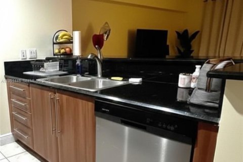 Condominio en venta en Miami, Florida, 1 dormitorio, 78.78 m2 № 2008539 - foto 5