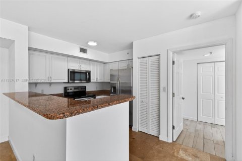 Condominio en venta en Miami, Florida, 2 dormitorios, 105.91 m2 № 1995830 - foto 18