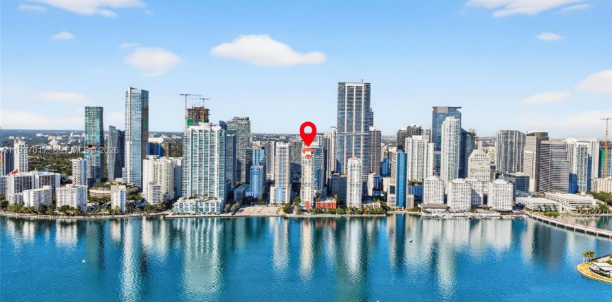 Condominio en Miami, Florida, 2 dormitorios  № 1995830