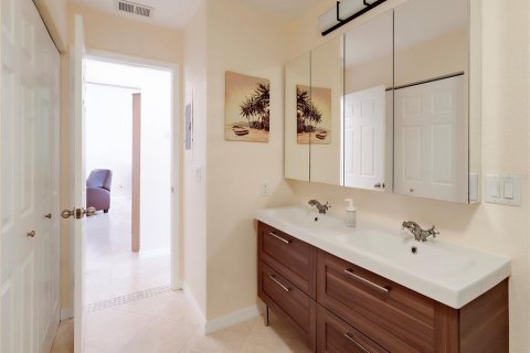 Villa ou maison à louer à Clearwater, Floride: 2 chambres, 102.19 m2 № 2419884 - photo 24
