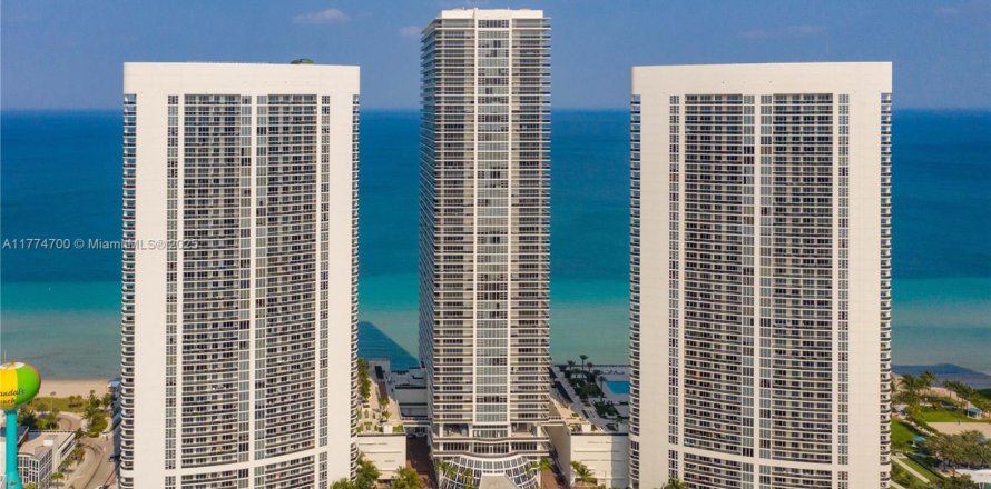 Condo à Hallandale Beach, Floride, 3 chambres № 1610050