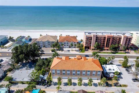 Townhouse in Indian Shores, Florida 3 bedrooms, 266.91 sq.m. № 2092157 - photo 3