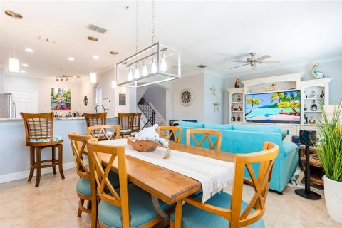 Townhouse in Indian Shores, Florida 3 bedrooms, 266.91 sq.m. № 2092157 - photo 23