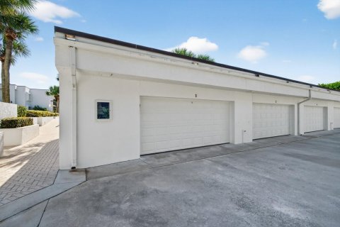 Снять в аренду кондоминиум в Виро-Бич, Флорида 6 комнат, 213.68м2, № 2146775 - фото 19