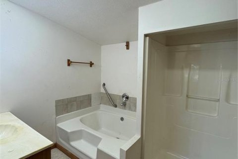 House in Live Oak, Florida 5 bedrooms, 185.06 sq.m. № 1650859 - photo 30