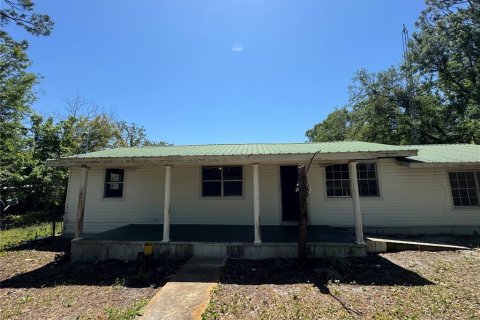 House in Live Oak, Florida 5 bedrooms, 185.06 sq.m. № 1650859 - photo 1