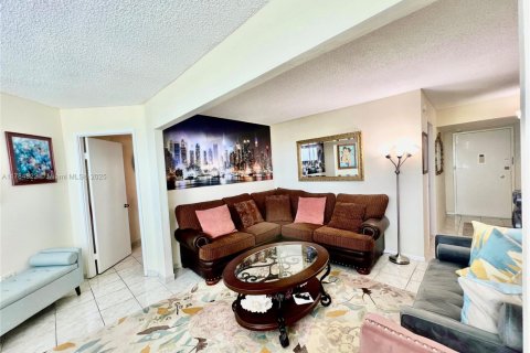 Купить кондоминиум в Майами-Бич, Флорида 1 спальня, 93.83м2, № 2012968 - фото 16