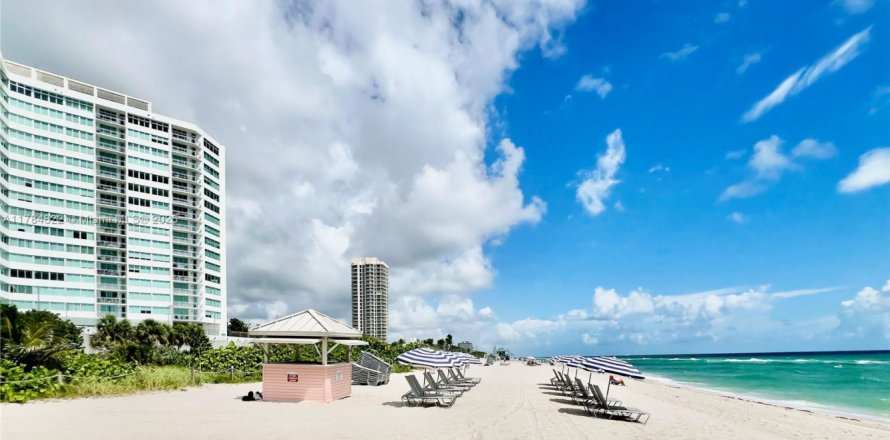 Кондоминиум с 1 спальней в Майами-Бич, Флорида № 2012968