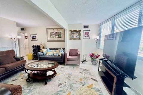 Купить кондоминиум в Майами-Бич, Флорида 1 спальня, 93.83м2, № 2012968 - фото 19