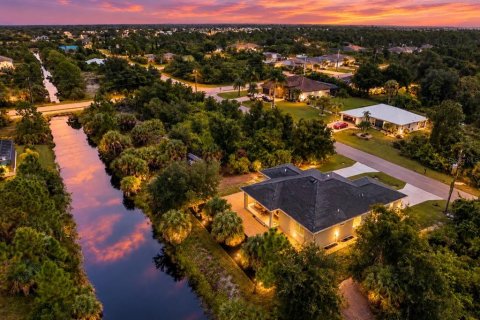 Casa en venta en Port Charlotte, Florida, 3 dormitorios, 145.76 m2 № 2414958 - foto 2