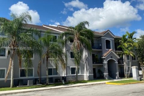Condo in Homestead, Florida, 2 bedrooms  № 1891103 - photo 1