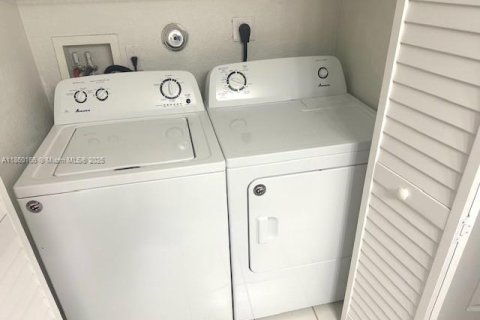 Condo in Homestead, Florida, 2 bedrooms  № 1891103 - photo 10