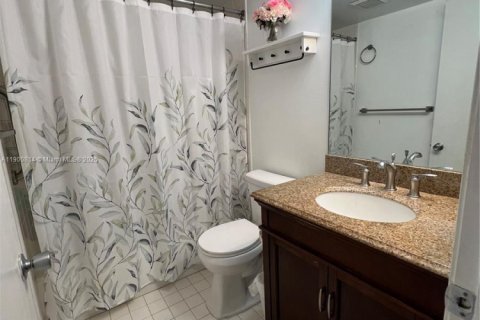 Condominio en alquiler en Pembroke Pines, Florida, 2 dormitorios, 88.54 m2 № 1951652 - foto 5