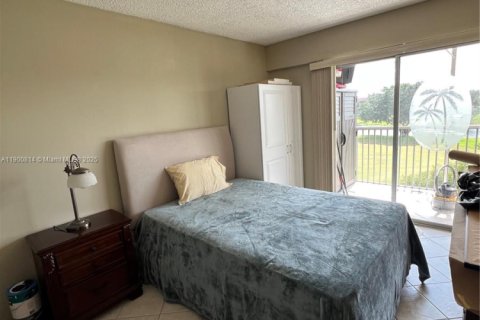 Condominio en alquiler en Pembroke Pines, Florida, 2 dormitorios, 88.54 m2 № 1951652 - foto 6